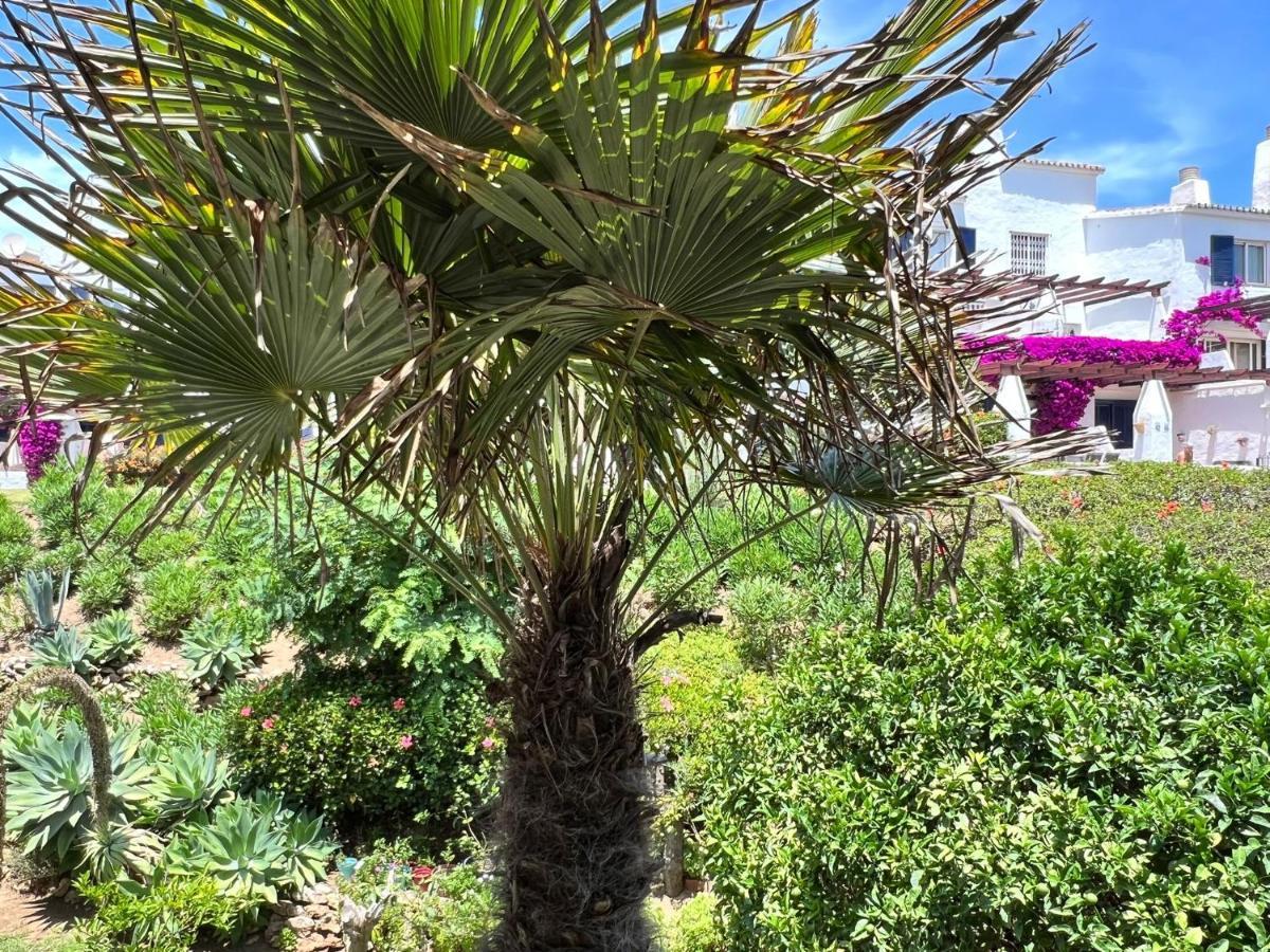 Newly Renovated 2 Bedroom Beachfront House Sitio de Calahonda Eksteriør bilde