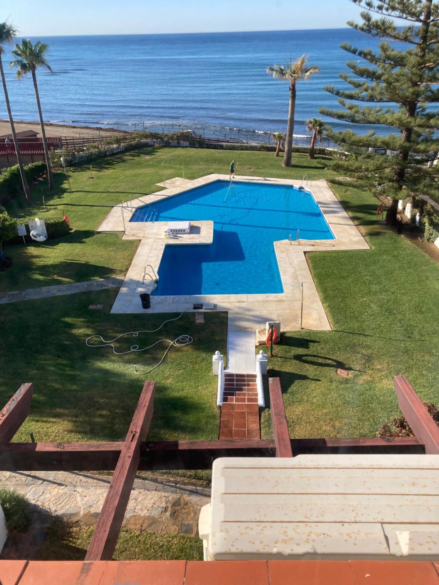 Newly Renovated 2 Bedroom Beachfront House Sitio de Calahonda Eksteriør bilde